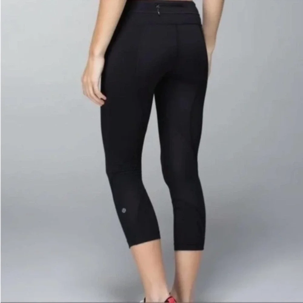 LuluLemon Black Crop Leggings Size 4